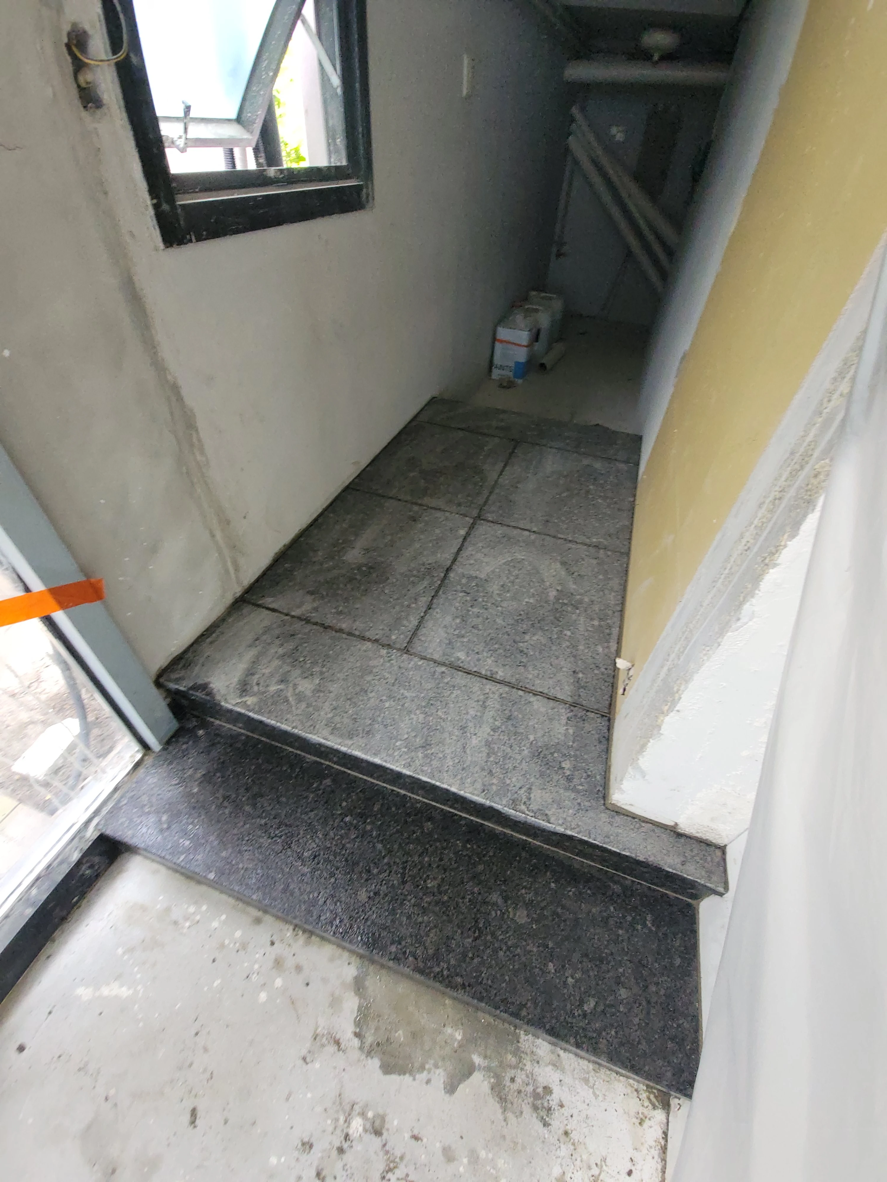 외벽대리석들뜸보수 시공 후 06